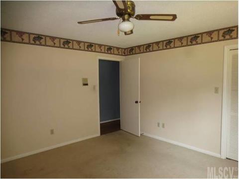 205 7th St, Conover, NC 28613 photo 4