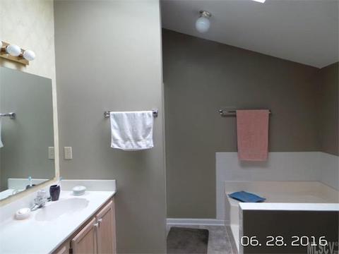 5159 Olde School Dr, Hickory, NC 28602 photo 7