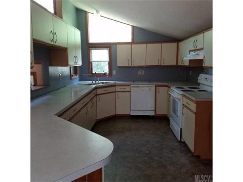 108 E Trace Dr, Newton, NC 28658 photo 2