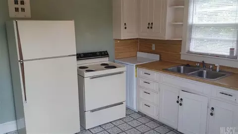 3 Rd Ne Ave NE, Conover, NC 28613 photo 10
