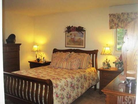 910 E 23rd St, Newton, NC 28658 photo 10
