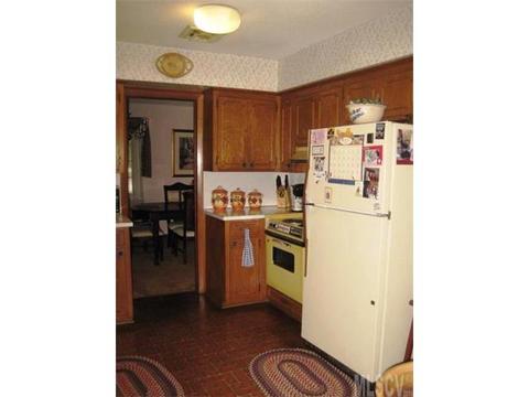 910 E 23rd St, Newton, NC 28658 photo 4