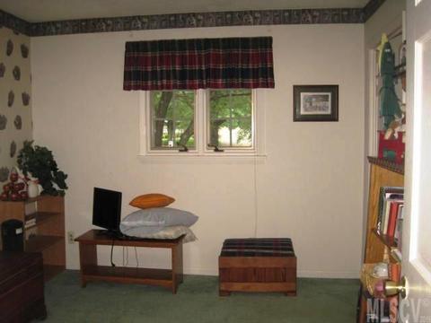 910 E 23rd St, Newton, NC 28658 photo 9
