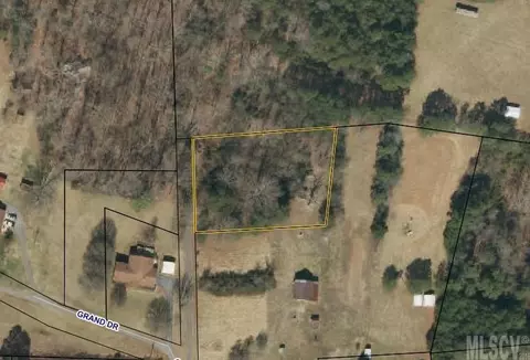 1634 Grand Dr, Conover, NC 28613 photo 2