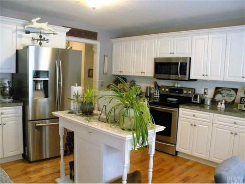 6510 Emory Dr, Hickory, NC 28601 photo 4