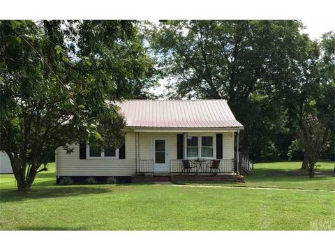 1340 Normandy St, Conover, NC 28613 photo 1