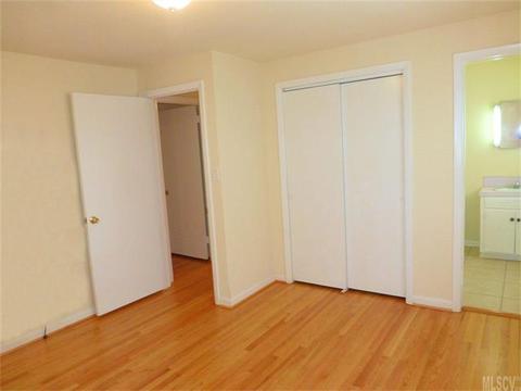1007 2nd St, Conover, NC 28613 photo 3