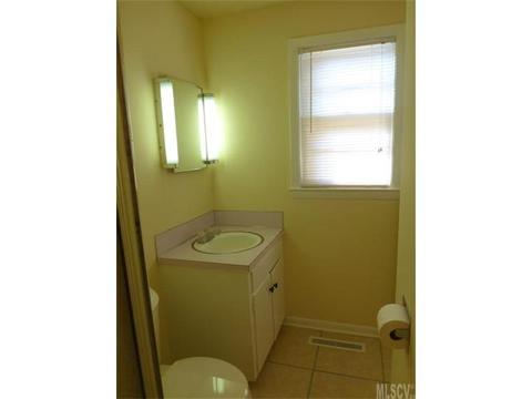 1007 2nd St, Conover, NC 28613 photo 4
