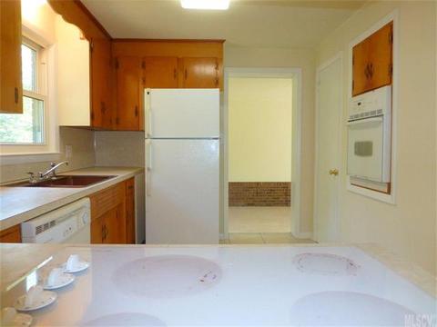 1007 2nd St, Conover, NC 28613 photo 8