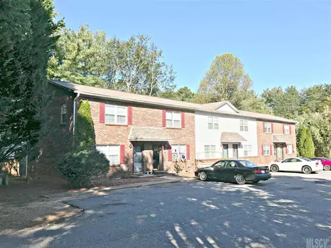 1525 14th Ne Ave NE, Hickory, NC 28601 photo 2