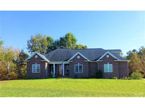 966 Maple Glen Dr, Conover, NC 28613 photo 1