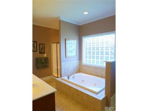 966 Maple Glen Dr, Conover, NC 28613 photo 4