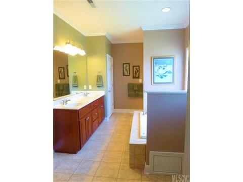 966 Maple Glen Dr, Conover, NC 28613 photo 3