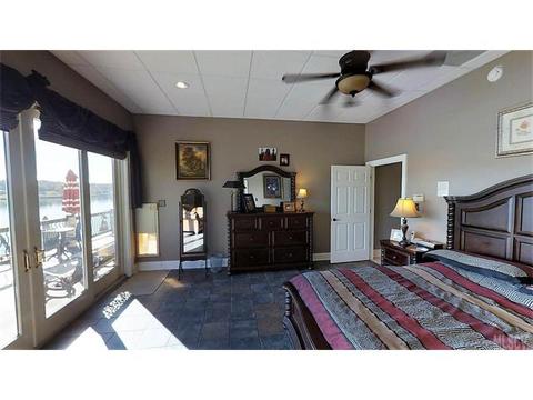 195 Mariners Pointe Ln, Hickory, NC 28601 photo 9