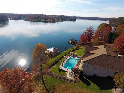 195 Mariners Pointe Ln, Hickory, NC 28601 photo 17