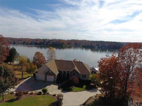 195 Mariners Pointe Ln, Hickory, NC 28601 photo 1
