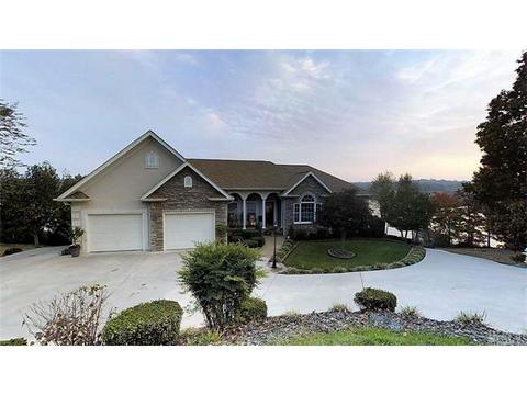 195 Mariners Pointe Ln, Hickory, NC 28601 photo 2