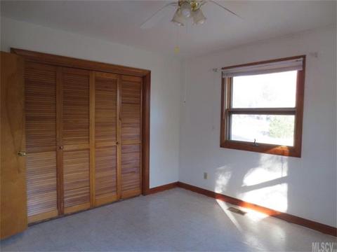 1305 Morehead St, Conover, NC 28613 photo 5