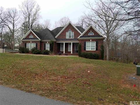 206 9th St, Conover, NC 28613 photo 1