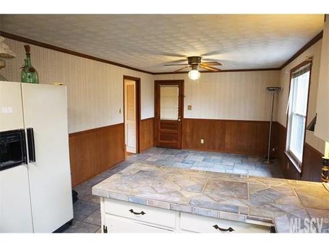 225 4th St, Conover, NC 28613 photo 5