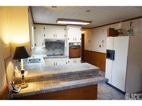 225 4th St, Conover, NC 28613 photo 3