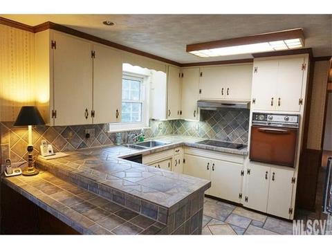 225 4th St, Conover, NC 28613 photo 6