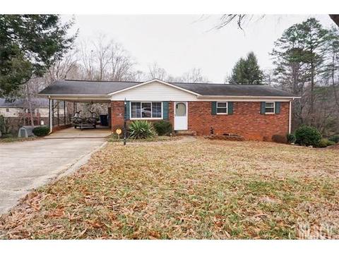 225 4th St, Conover, NC 28613 photo 1
