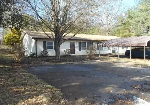 2023 4th Ne St NE, Hickory, NC 28601 photo 1