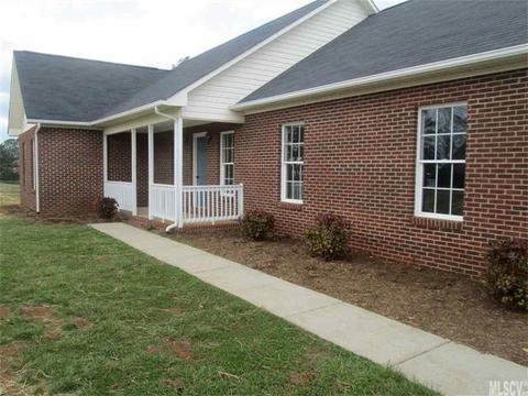 1736 Redberry Ln, Conover, NC 28613 photo 12