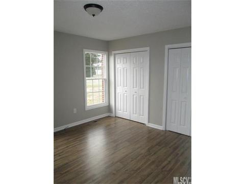 1736 Redberry Ln, Conover, NC 28613 photo 8