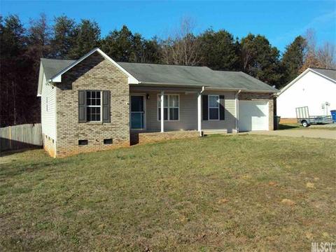 806 Gemcrest Dr, Conover, NC 28613 photo 1