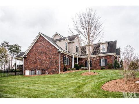 1102 Mayfield Cir, Conover, NC 28613 photo 2