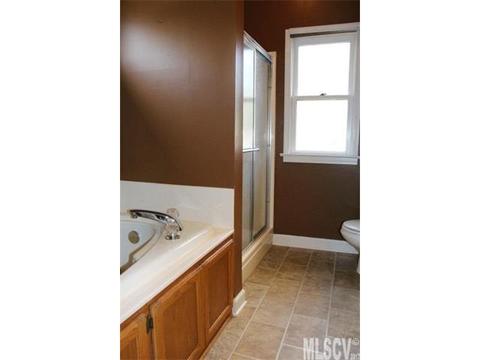 212 Mooreland Dr, Conover, NC 28613 photo 5