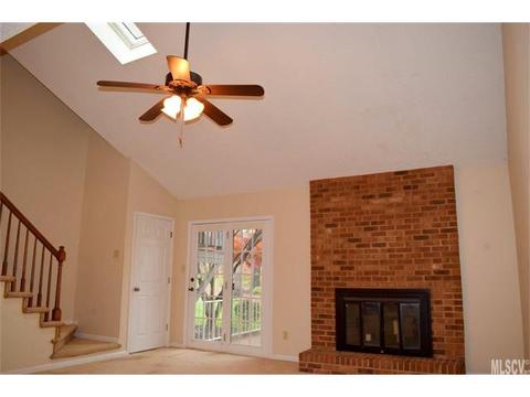 516 6th Street Ne Cir NE, Conover, NC 28613 photo 3