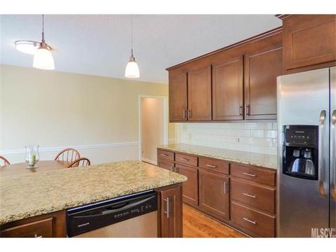 3750 Pinecrest Dr, Hickory, NC 28601 photo 25