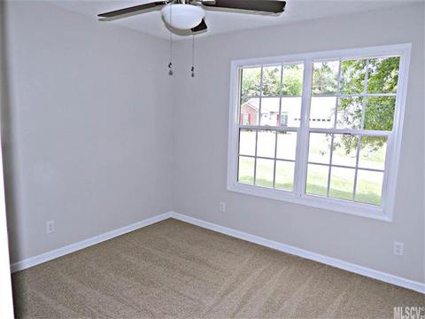 1006 Atherstone St, Conover, NC 28613 photo 3