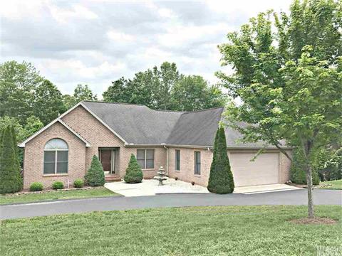 45 Alexander Pointe Dr, Hickory, NC 28601 photo 1