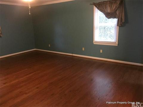 2025 34th Ave Dr, Hickory, NC 28601 photo 4