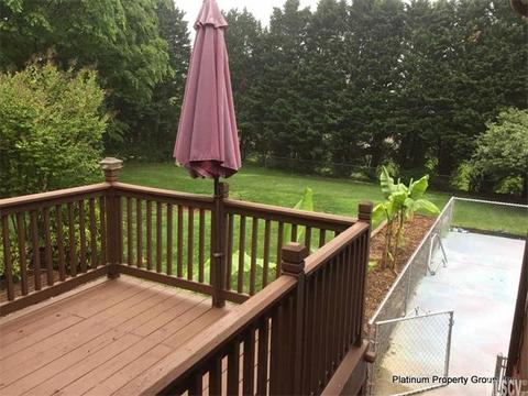 2025 34th Ave Dr, Hickory, NC 28601 photo 2