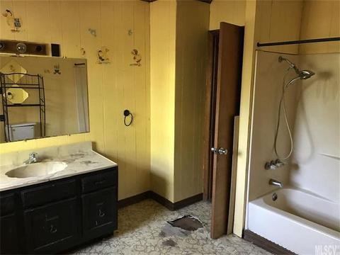 483 Chief Thomas Rd, Harmony, NC 28634 photo 8