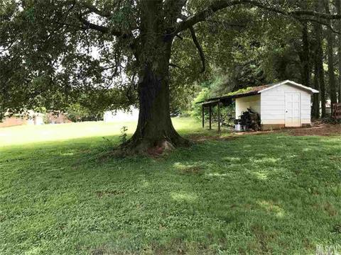 1908 Crestview Dr, Newton, NC 28658 photo 7