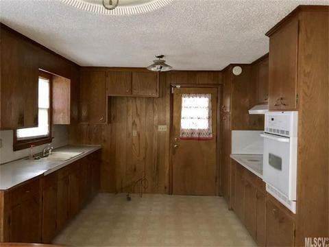 1908 Crestview Dr, Newton, NC 28658 photo 10