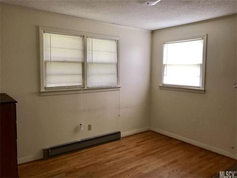 1908 Crestview Dr, Newton, NC 28658 photo 5