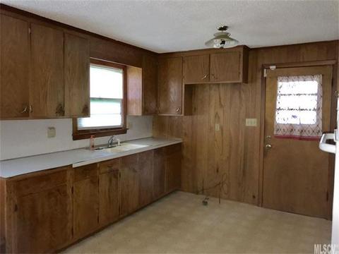 1908 Crestview Dr, Newton, NC 28658 photo 11