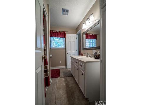 4037 Pinecrest Dr, Hickory, NC 28601 photo 7