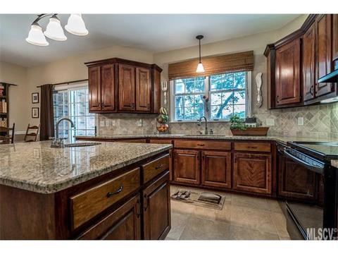 4037 Pinecrest Dr, Hickory, NC 28601 photo 21