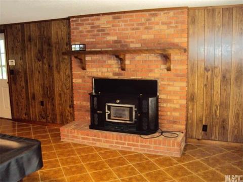 979 Tangle Dr, Hickory, NC 28602 photo 16