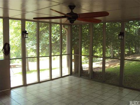 979 Tangle Dr, Hickory, NC 28602 photo 7