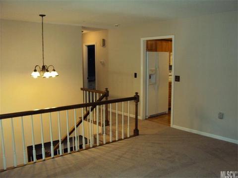 979 Tangle Dr, Hickory, NC 28602 photo 9