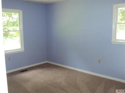 979 Tangle Dr, Hickory, NC 28602 photo 12